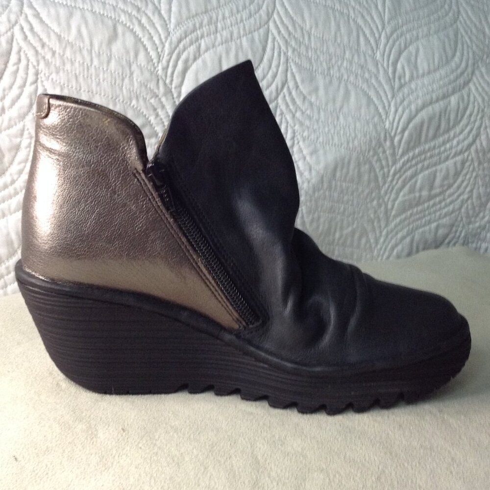 Fly London Silver/Black Platform Ankle Boots, Trending, Goth, Steampunk, "8.5" - Picture 2 of 8